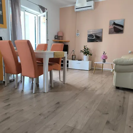 Apartment Tea Tribunj (Sibenik-Knin)