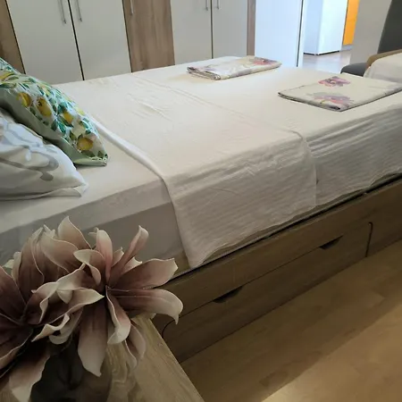 Apartment Tea Tribunj (Sibenik-Knin)