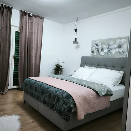 Tea Apartment *