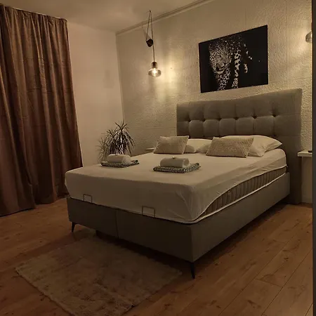 Tea Apartment